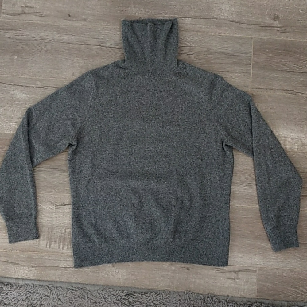 Cashmere turtleneck sweater